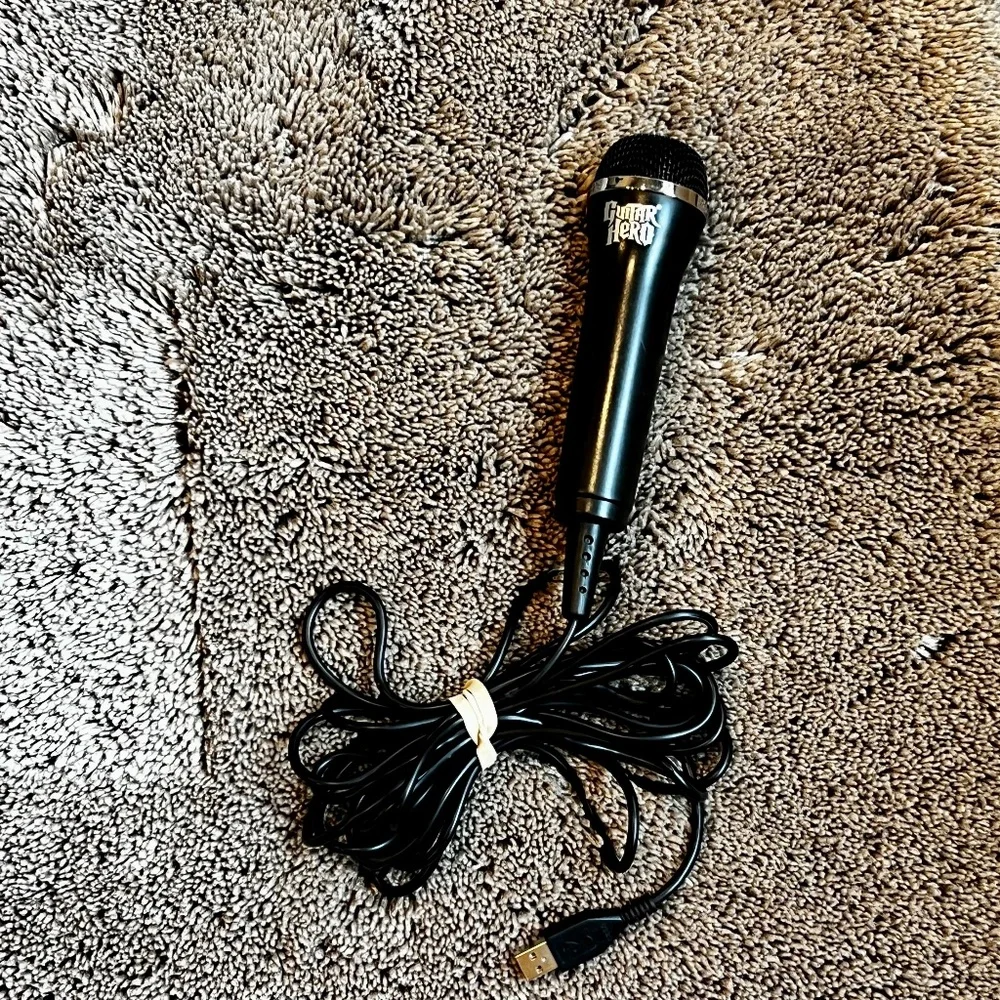 Guitar Hero World Tour Microphone & Band Hero Game